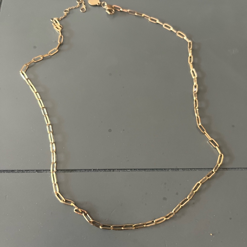 Elegant Gold Chain Necklace